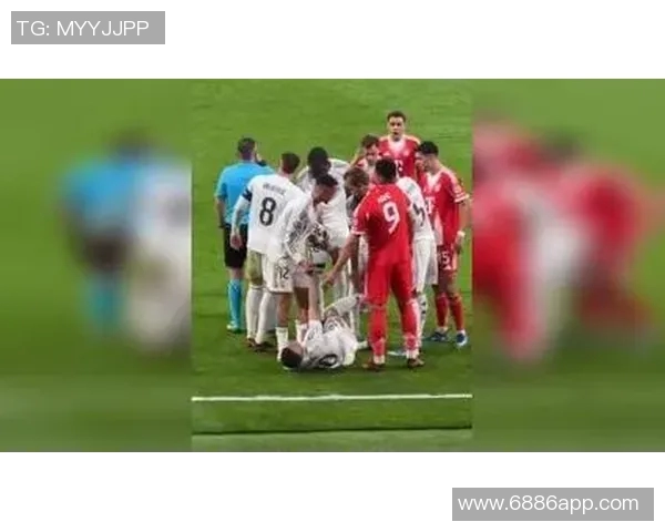 德容因放铲踢到姆巴佩小腿被红牌罚下即将进入补时的紧张局势